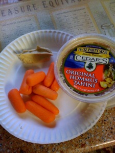 carrots-and-hummus