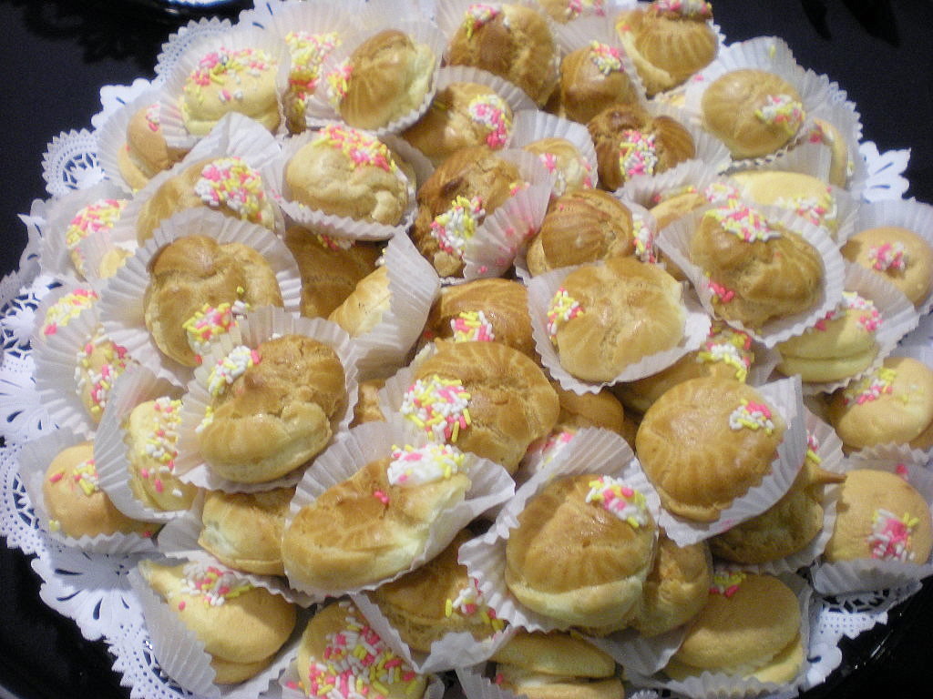 Look what we passed up...Cream Puffs! Oh La La!